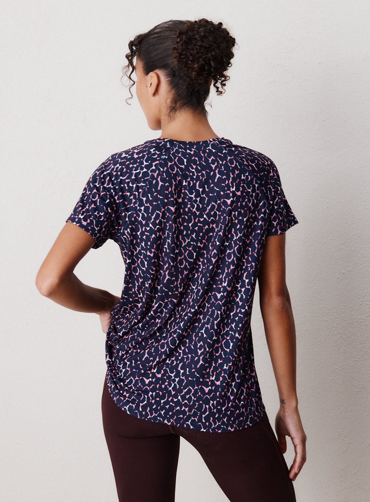 Reaktiv Performance Leopard Print T-Shirt L - Image 6 thumbnail